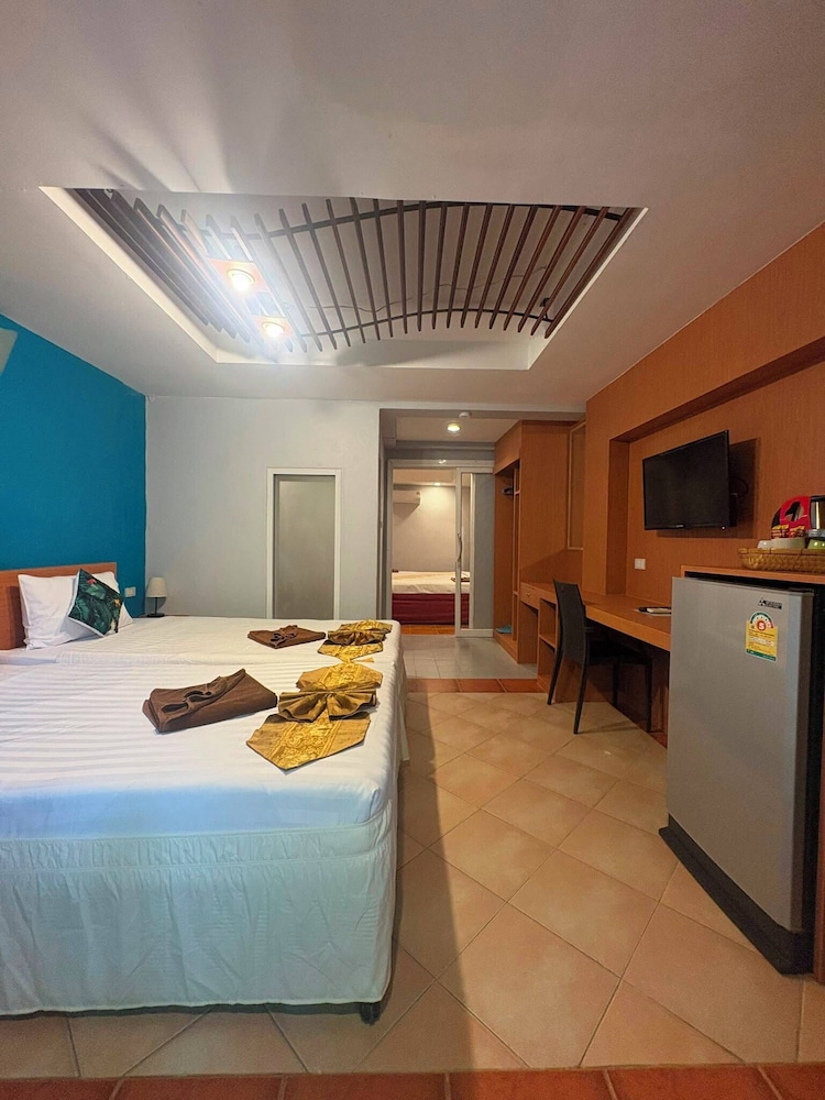 Porter House Patong 22/74