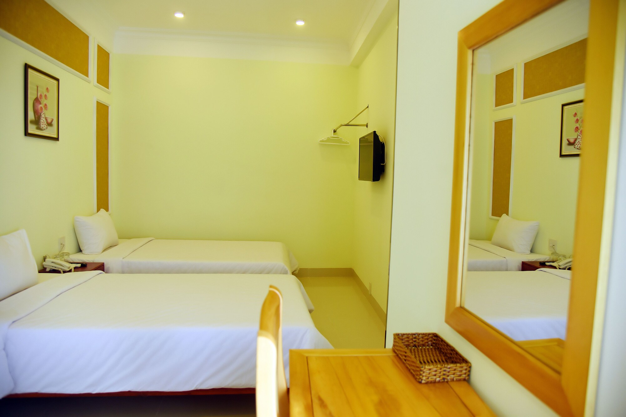 SUPERIOR, TWIN BEDS
