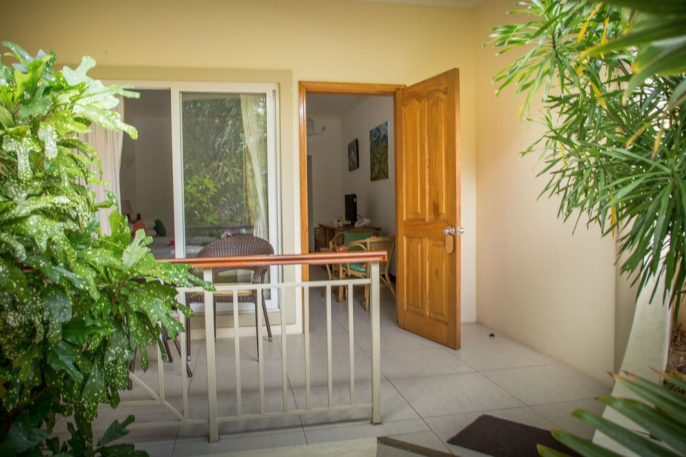 Marie Laure Suites 26/29