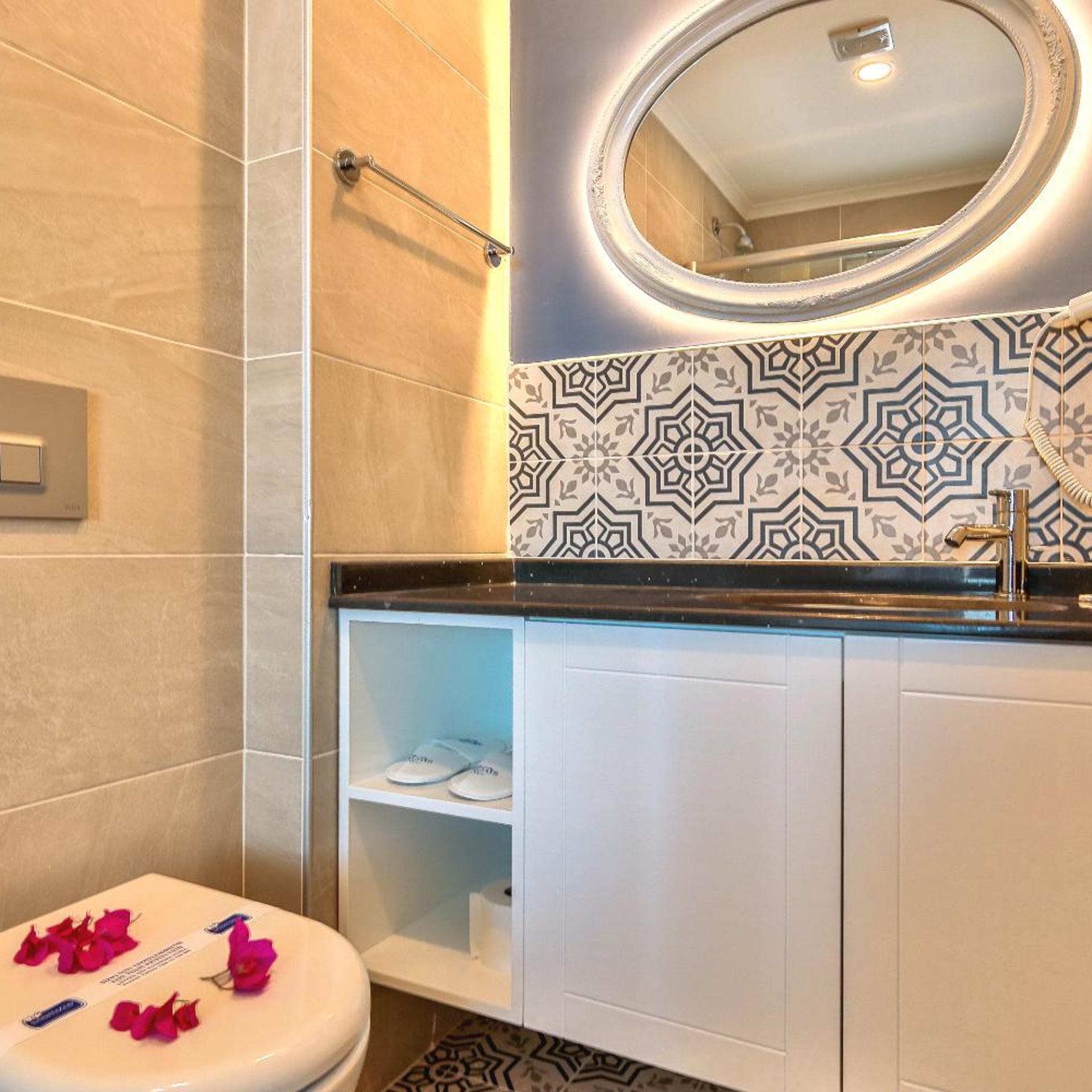 Oreo Hotel 15/74