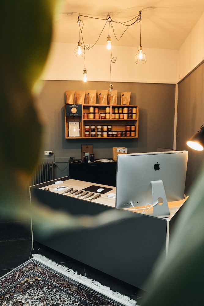BOUTIQUE HOTEL SOCIETE 36/43