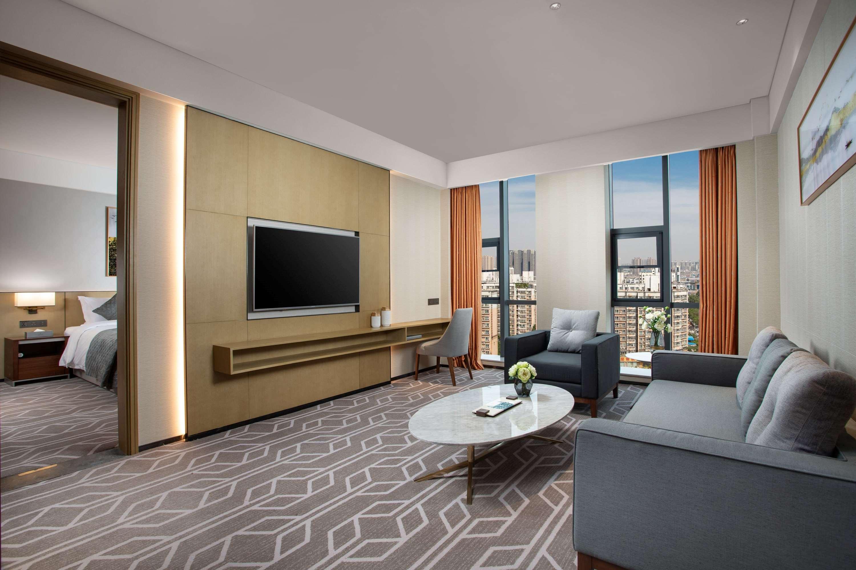 Ramada By Wyndham Luoyang Downtown 36/61