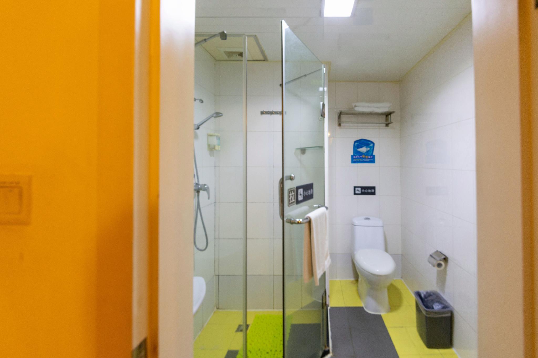 7 Days Inn (Guangzhou Shijing Jinbi Xincheng) 32/32