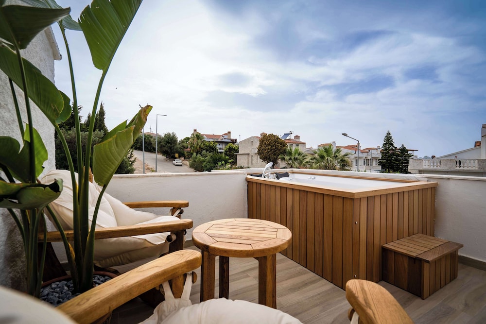 Bugra Alacati - Adults Only 33/42