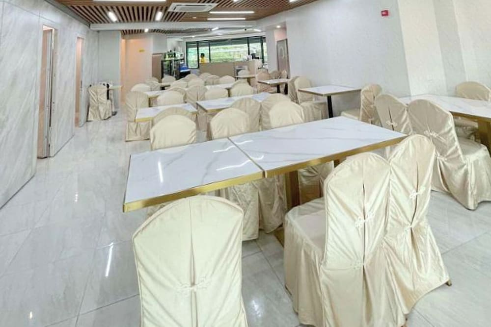 Sunday Hostel 31/42