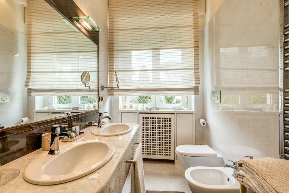 La Gaura Guest House 43/47