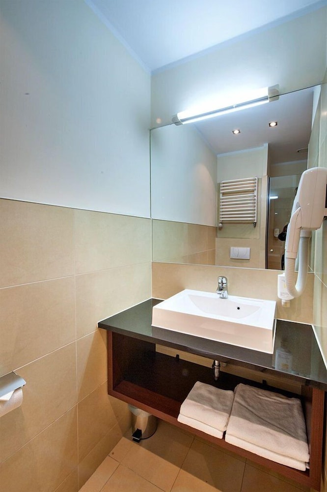 Hotel Desilva Inn Katowice Airport 8/38
