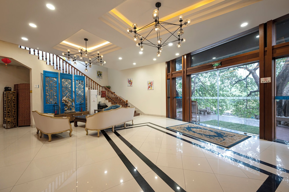 Guilin Crystal Crescent Moon Hotel 13/71