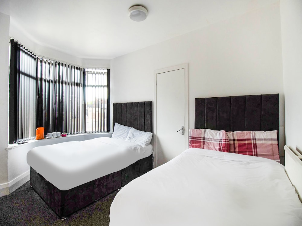 OYO The Longlands Hotel 14/39