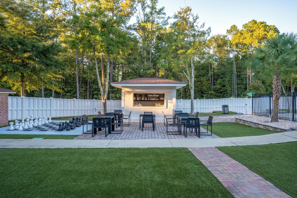 Hawthorn Extended Stay by Wyndham Columbia / Ft. Jackson 47/55