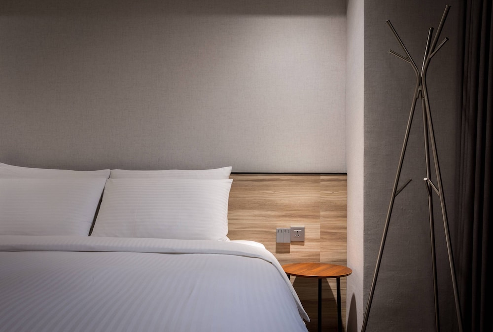 D.D Hotel 18/43