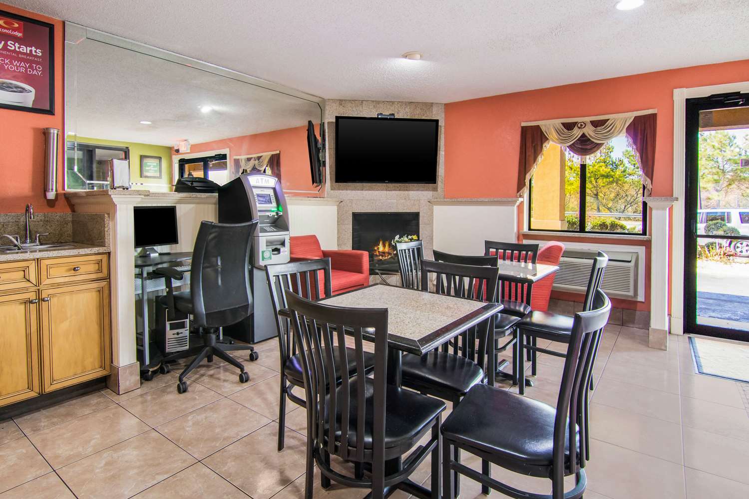 Econo Lodge Atlanta Airport East 11/17