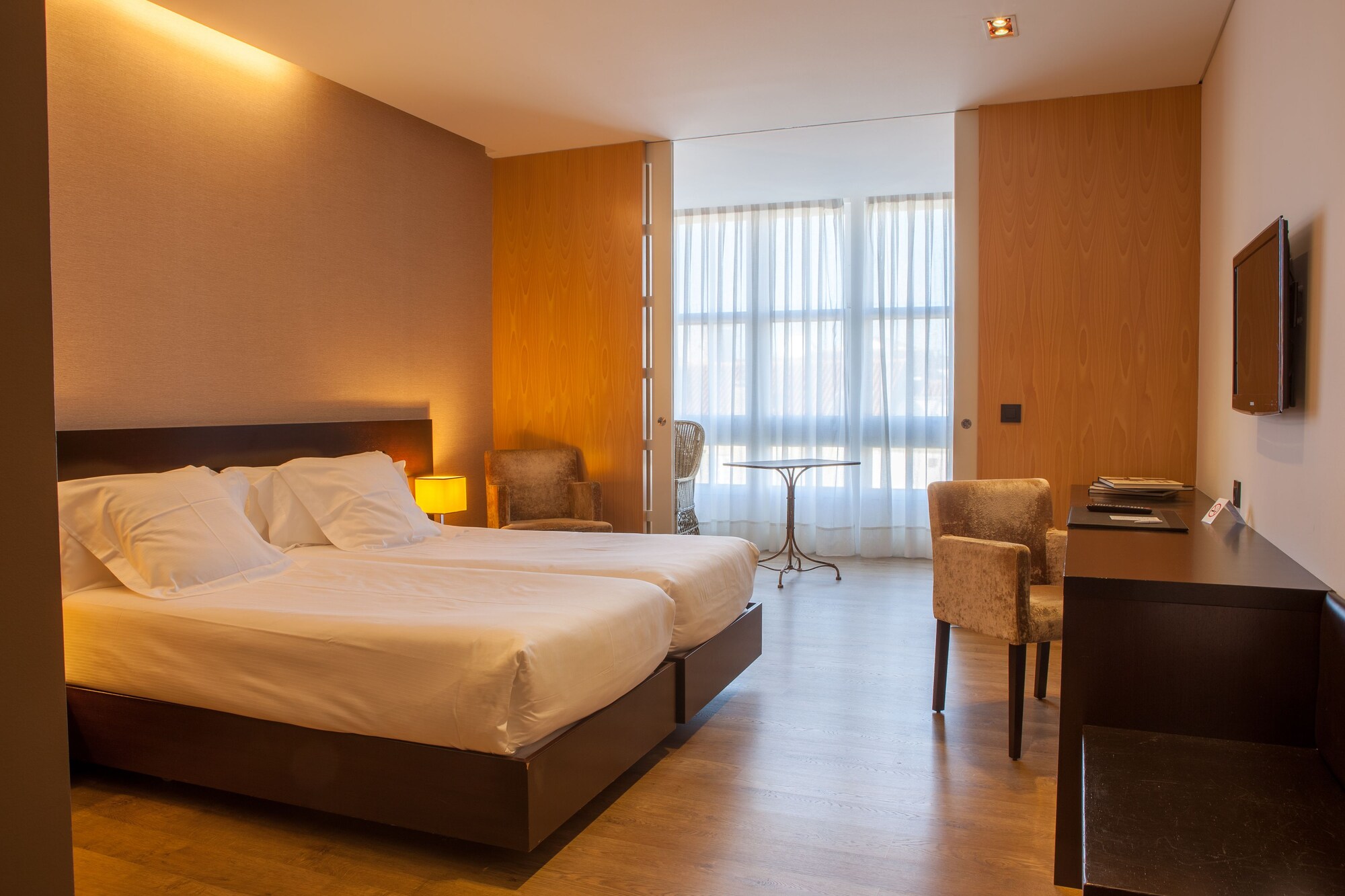 SUPERIOR, DOUBLE BED