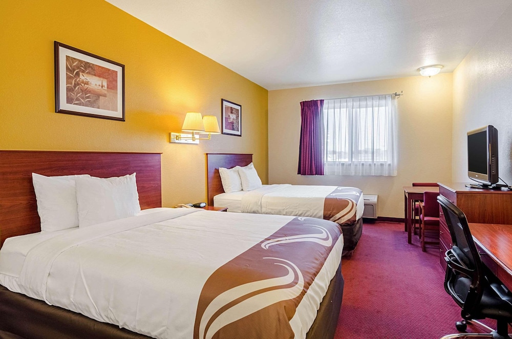 Holiday Inn Express Wichita North - Park City 16/38