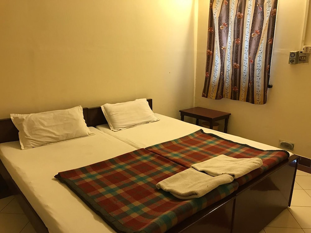 Hotel Sheela 23/53