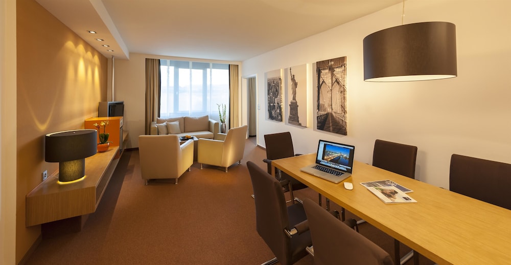 Sunday Hotel Main Taunus Frankfurt/Sulzbach 44/67