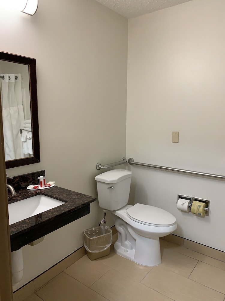 Ramada by Wyndham Santa Fe 16/36