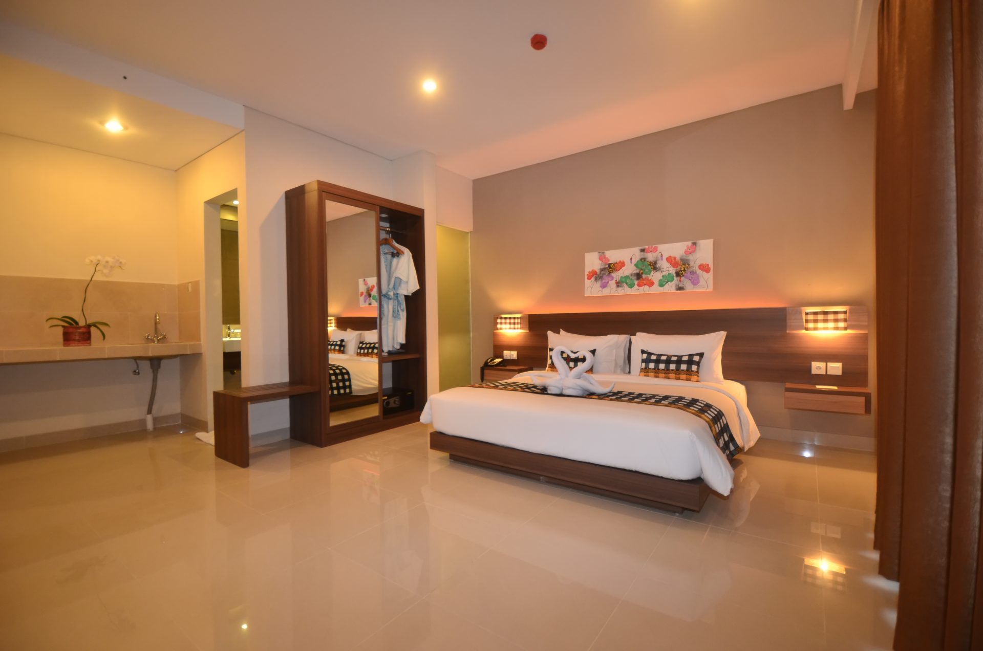 EXECUTIVE SUITE