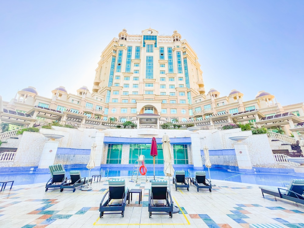 Swissotel Al Murooj Dubai 6/82
