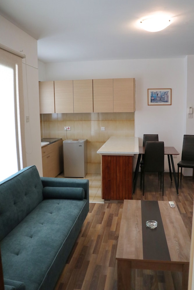Layiotis Hotel Apartments 15/23