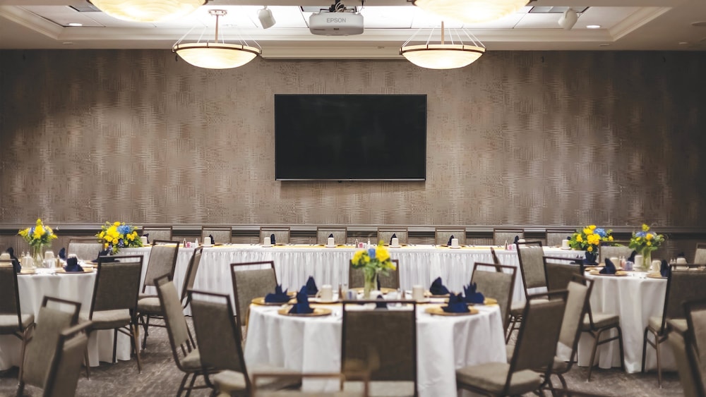 Holiday Inn Hotel And Suites Orange Park 51/55