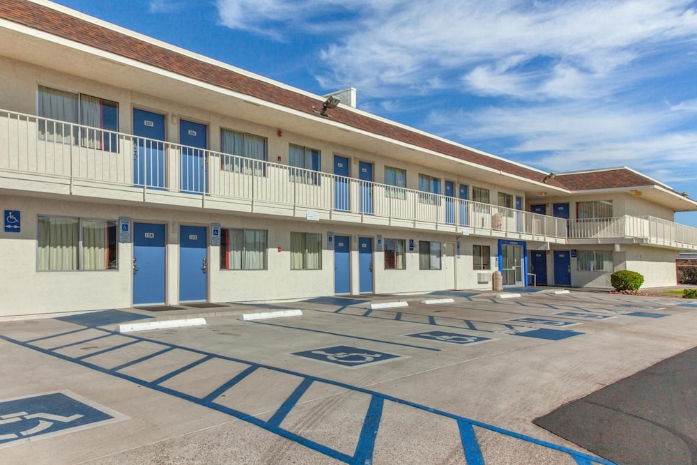 Motel6 Phoenix, AZ - North Bell Road 40/46