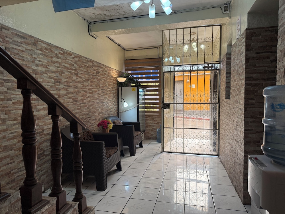 Hotel Metropolitano 18/24