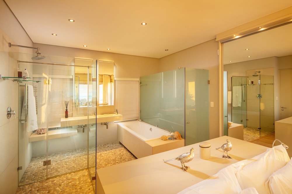 Pringle Bay Beach House by Cape Summer Villas 32/32
