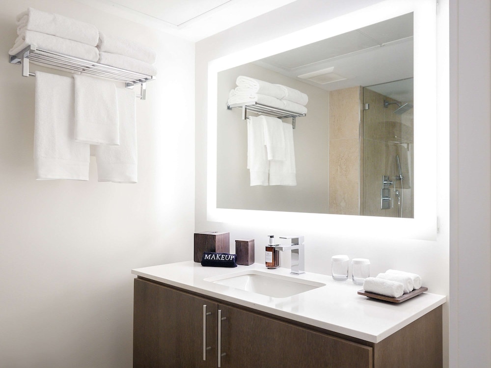 Iberostar Waves Miami Beach 60/60