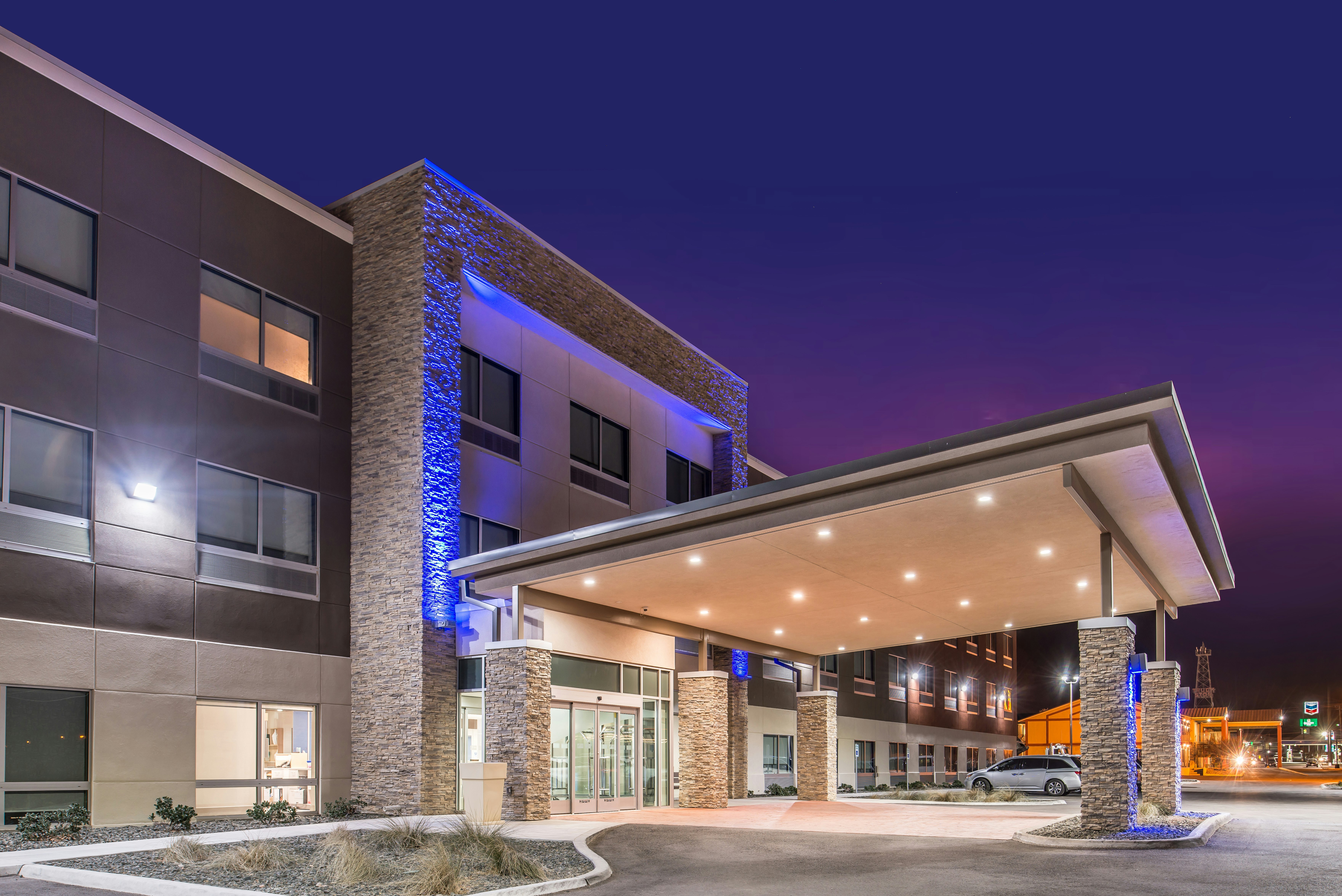 HOLIDAY INN EXPRESS & SUITES VAN HORN 2/65