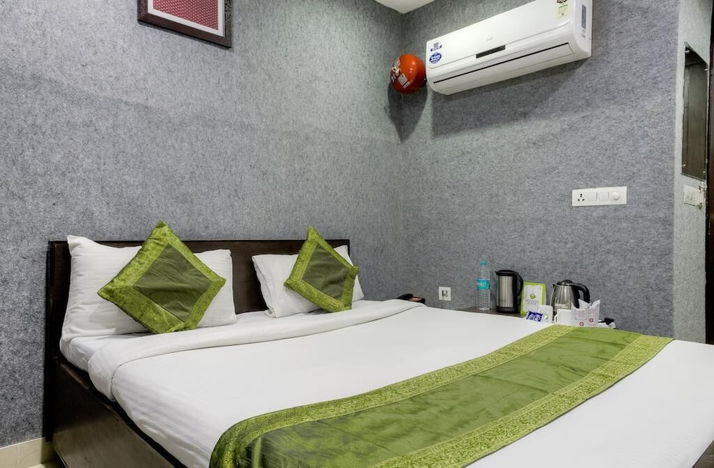 Treebo Raya Inn 18/37
