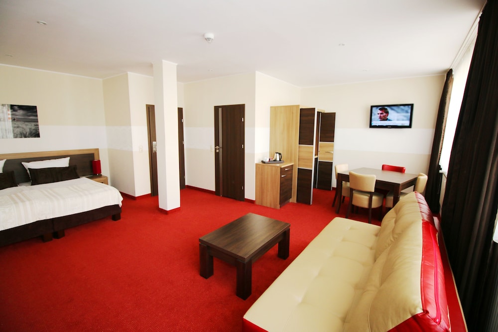 home Hotel 28/40