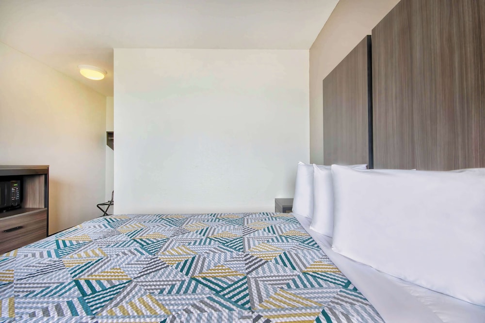 Motel6 Jonesboro, AR 7/37