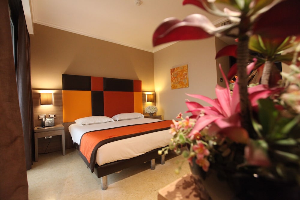 ROOM, DOUBLE OR TWIN BED, GROUND FLOOR, ACCESSIBLE