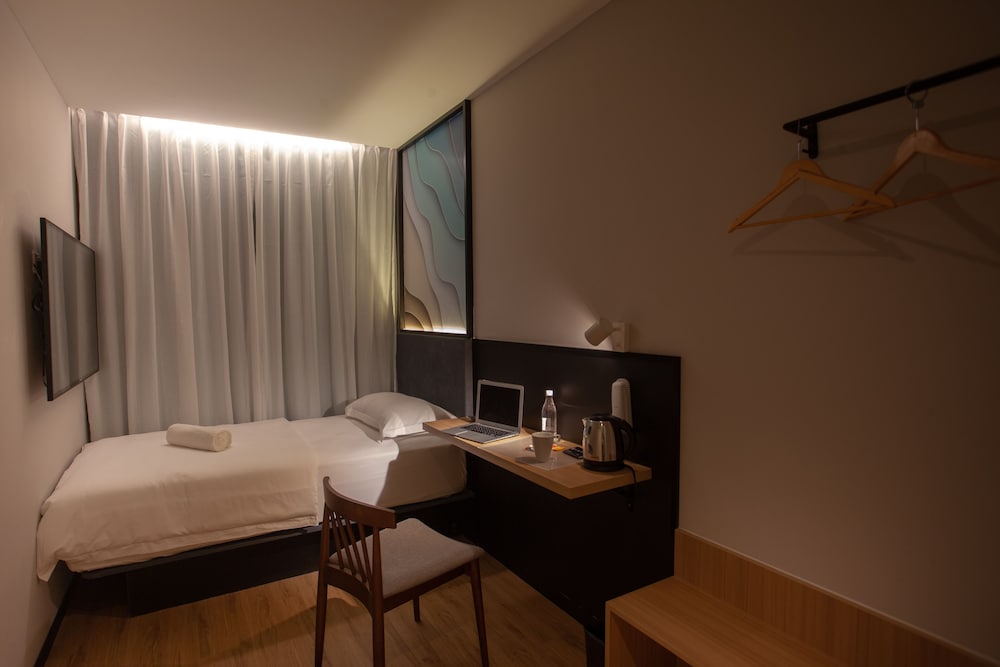 Hako Hotel (Mount Austin) 13/32