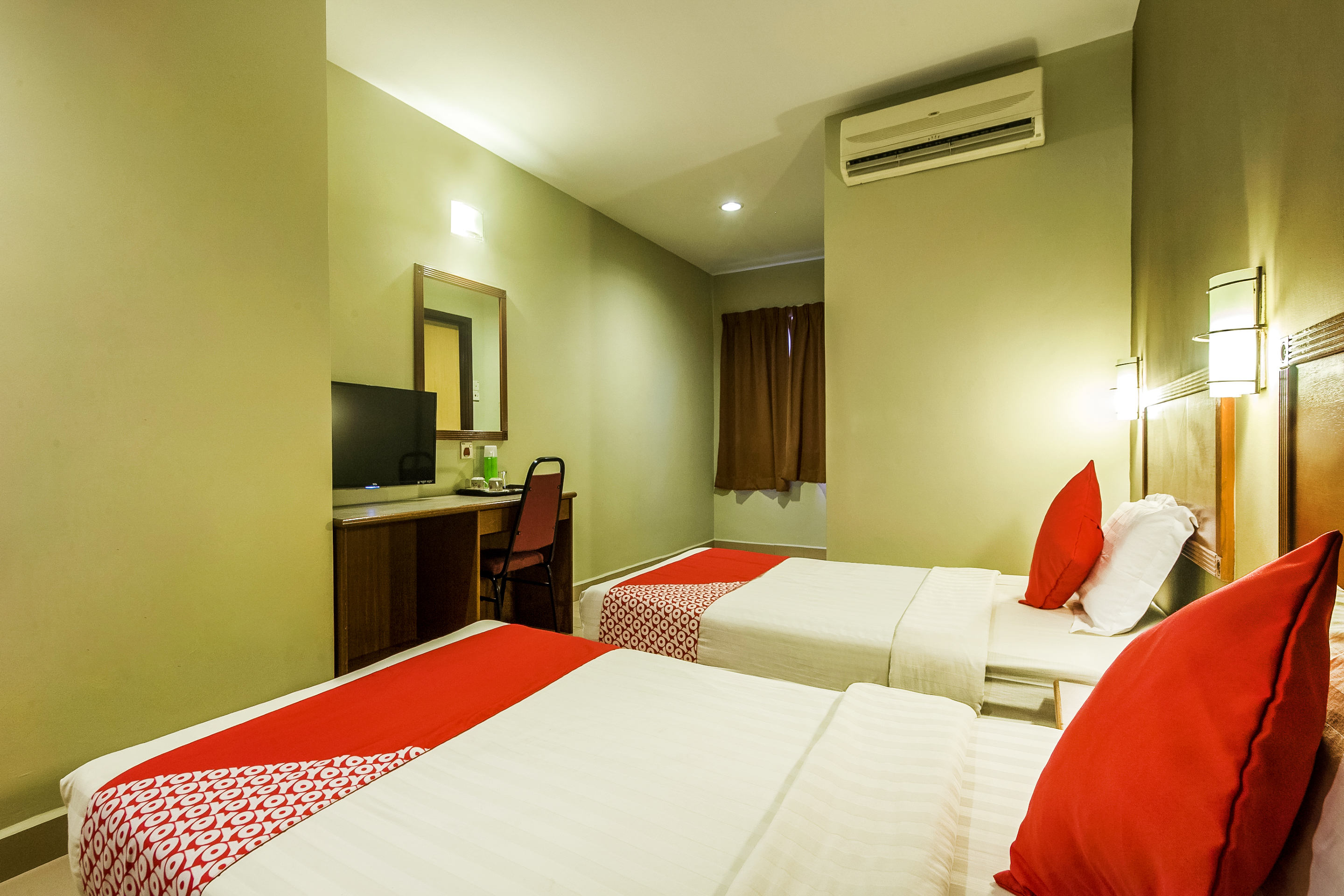 Super OYO 828 Comfort Hotel Shah Alam 5/28