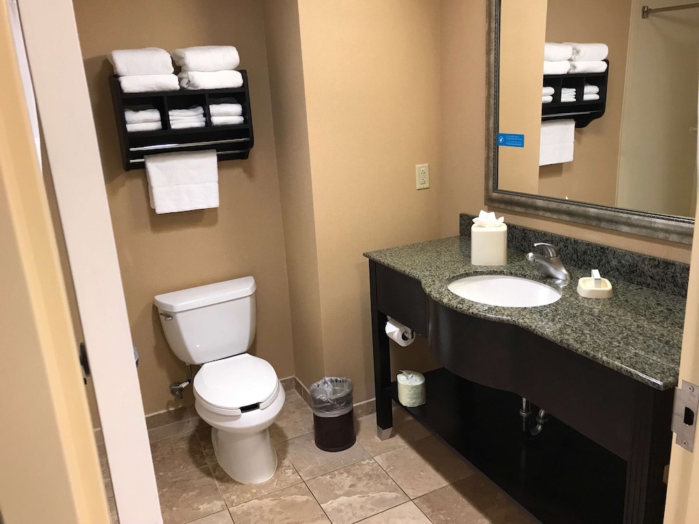 Hampton Inn Suites Austin Lakeway 26/69