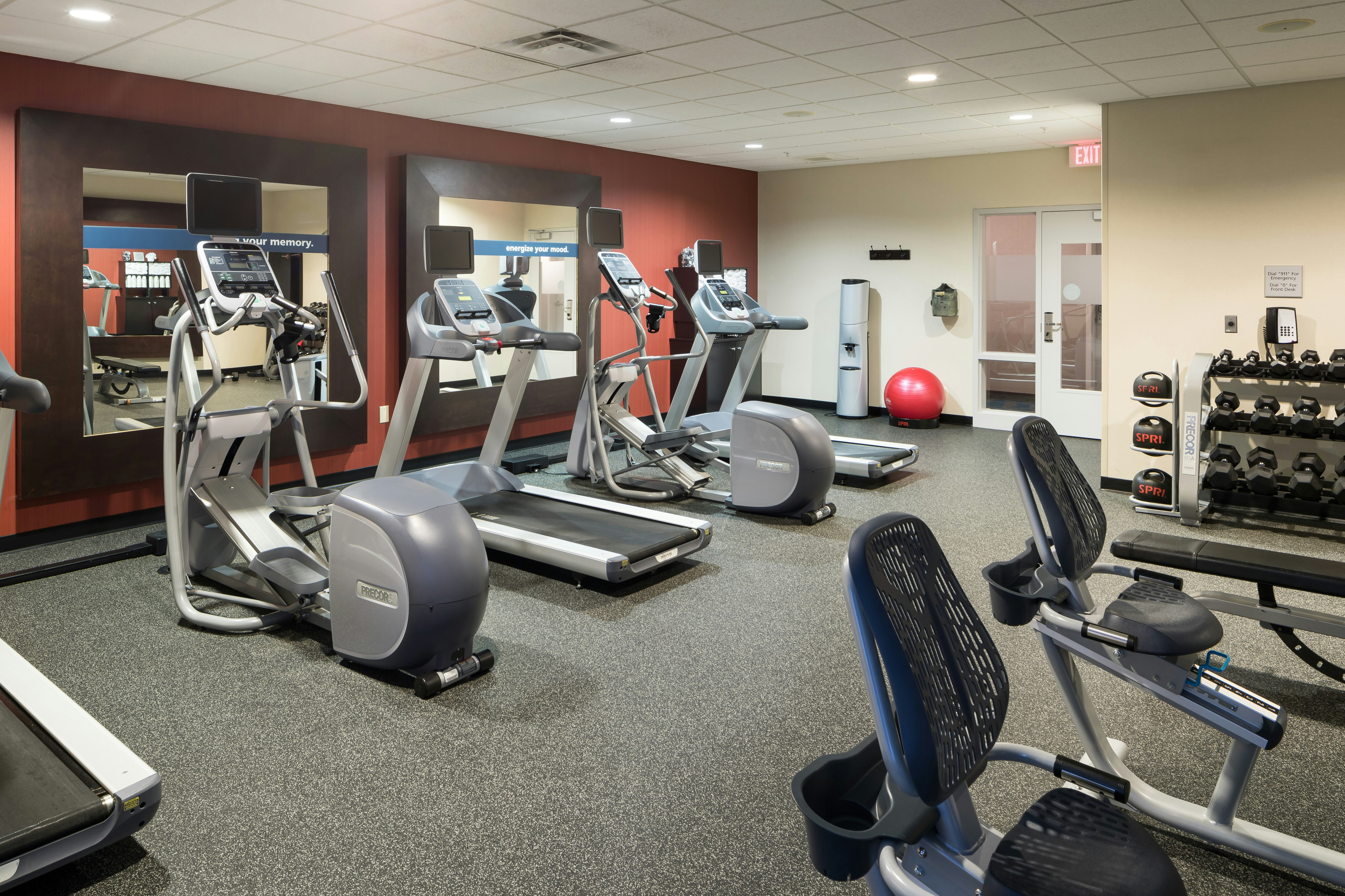 Hampton Inn And Suites Rochester North 24/42