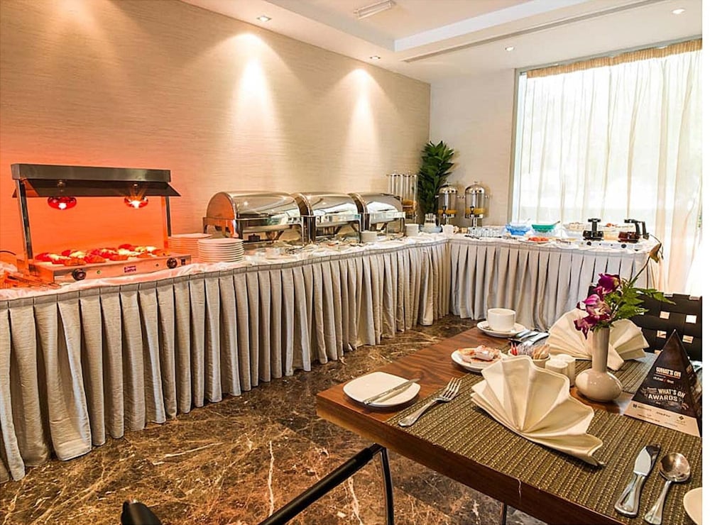 restaurant cafeteria
