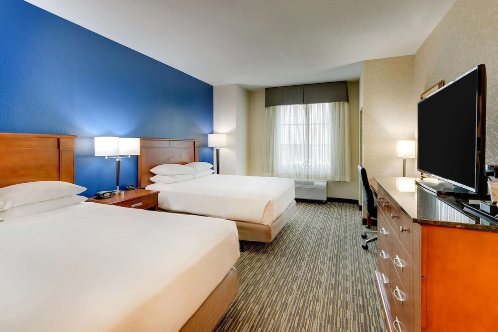 Drury Inn and Suites Sikeston 16/50
