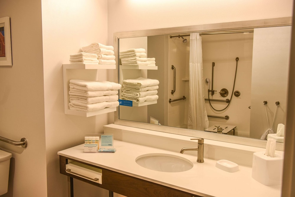 Hampton Inn Suites Lenoir Nc 21/76