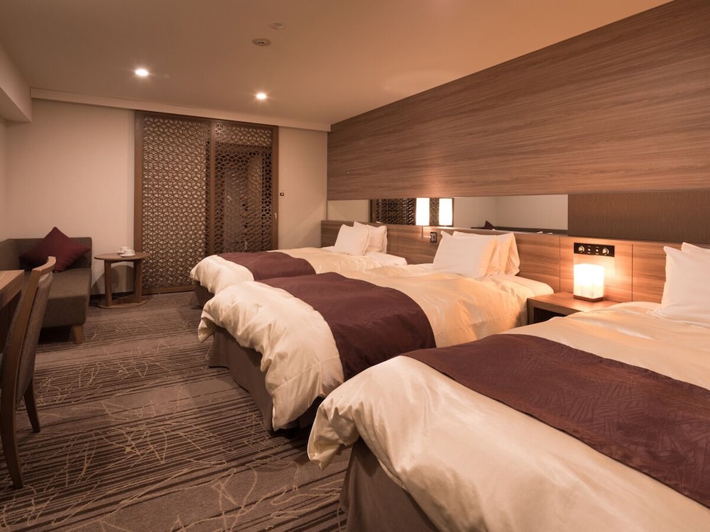 Twin Beds, Murphy Bed