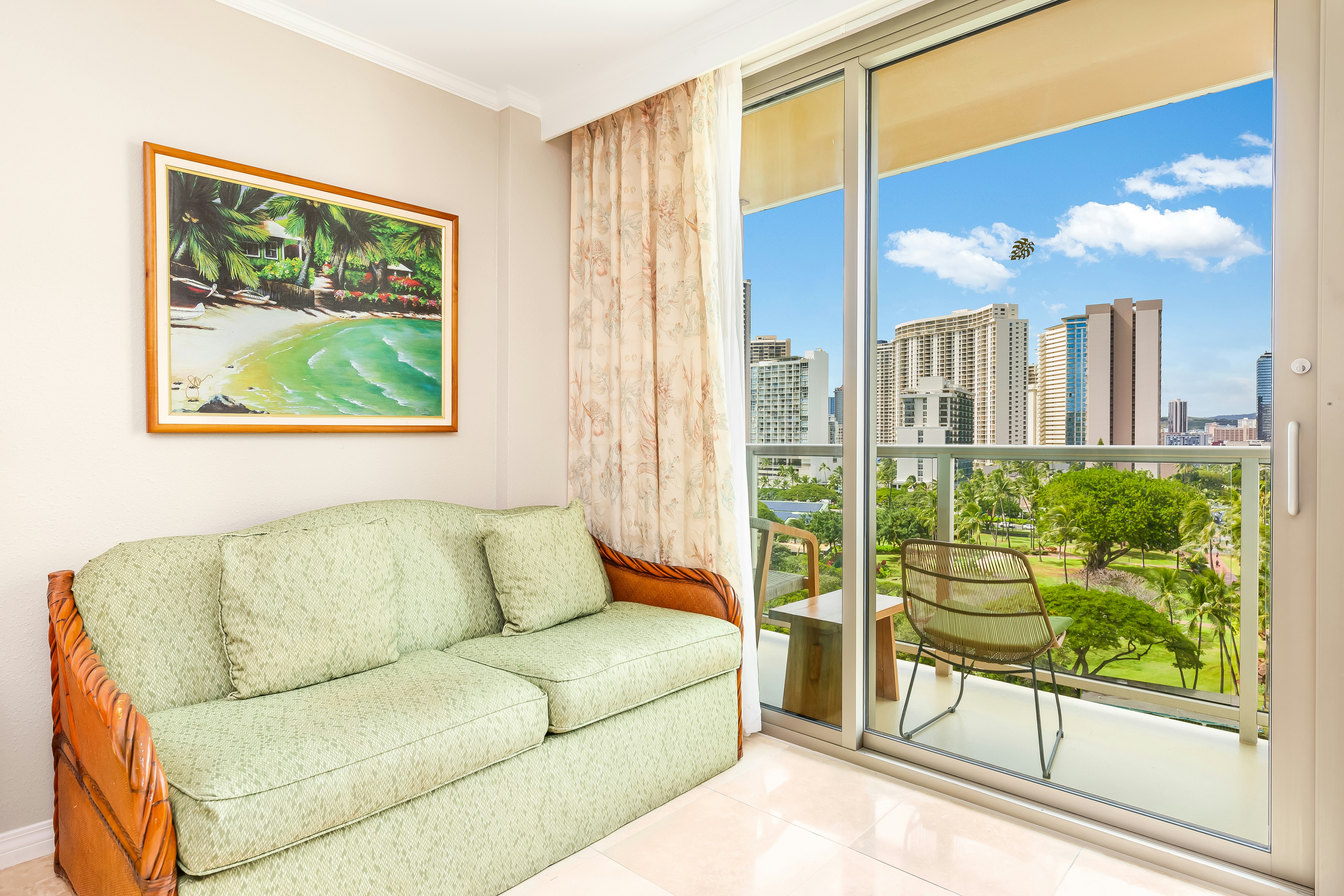 Luana Waikiki Hotel and Suites 31/50
