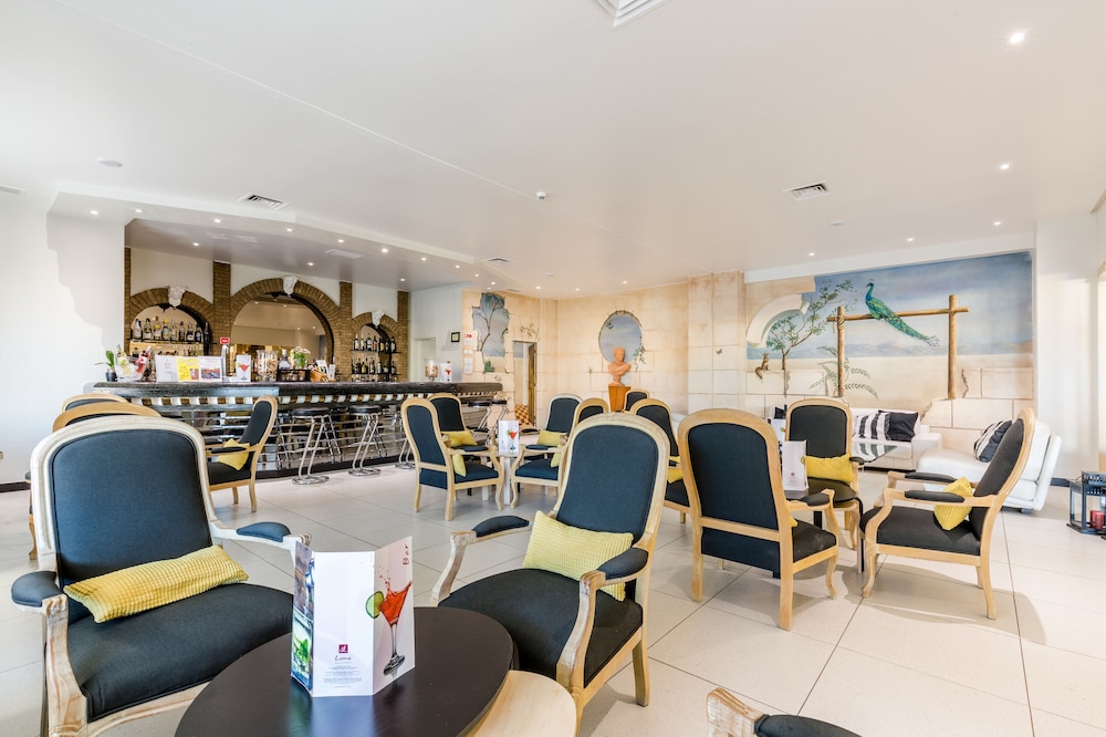 Luna Hotel da Oura 40/50
