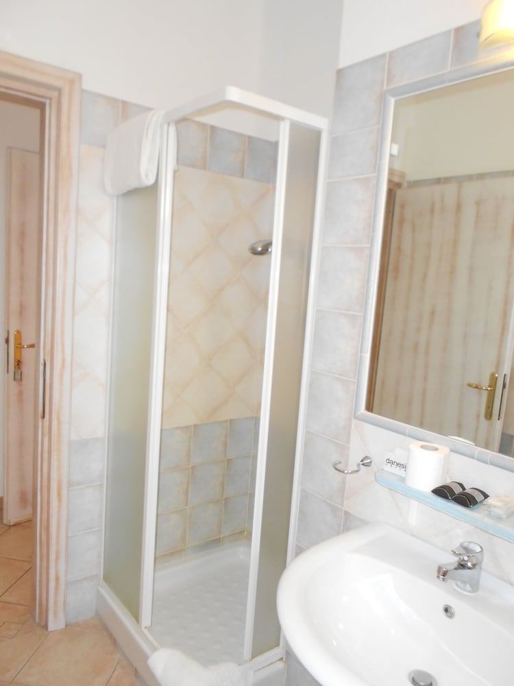 Room, Twin Beds
