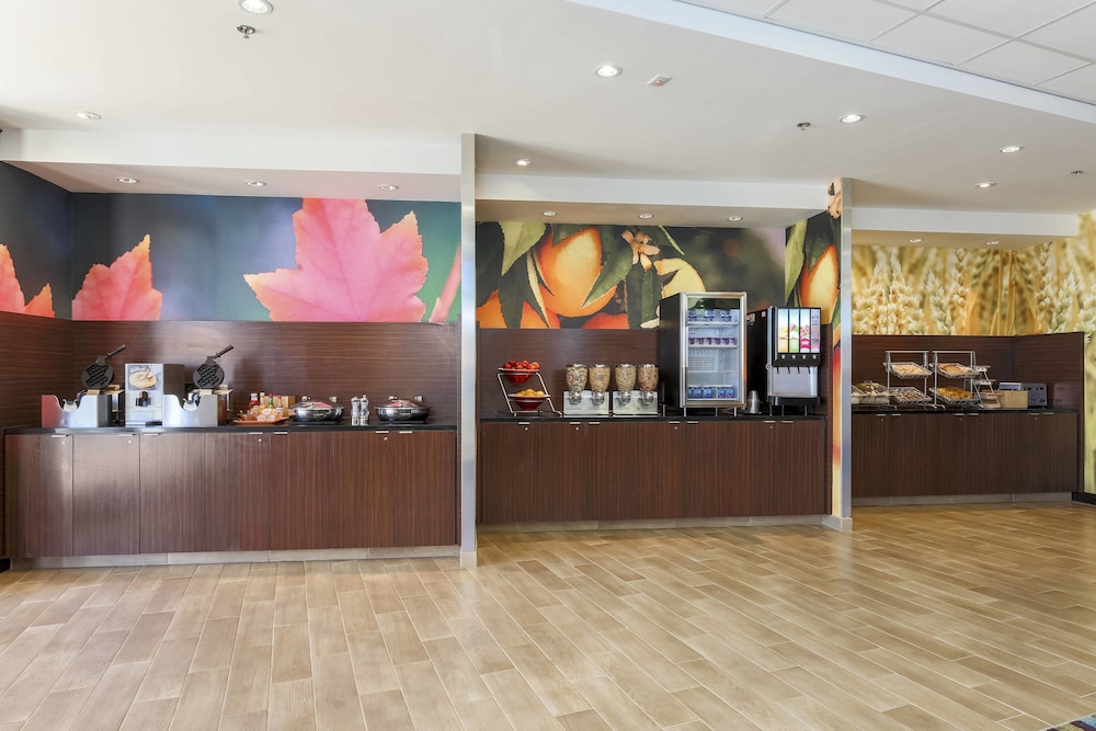 Fairfield Inn Suites Pleasanton 7/32