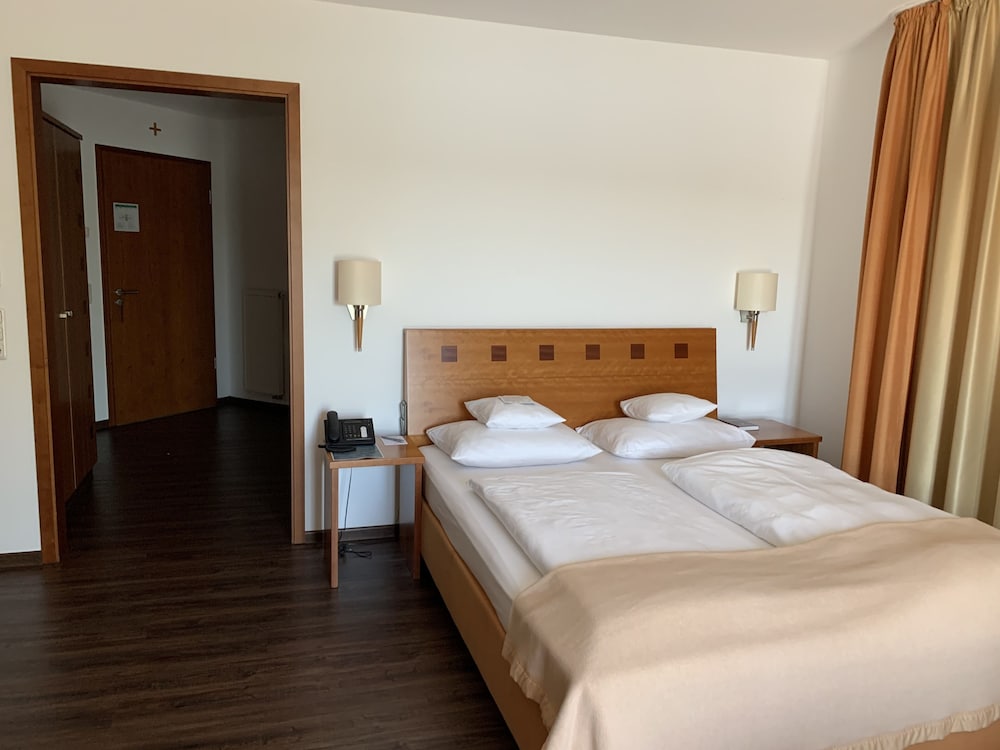 Seehotel Niedernberg - Das Dorf am See 14/49