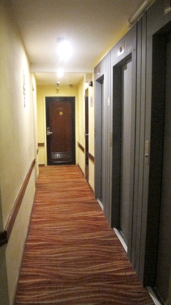 Embajador Hotel 25/55