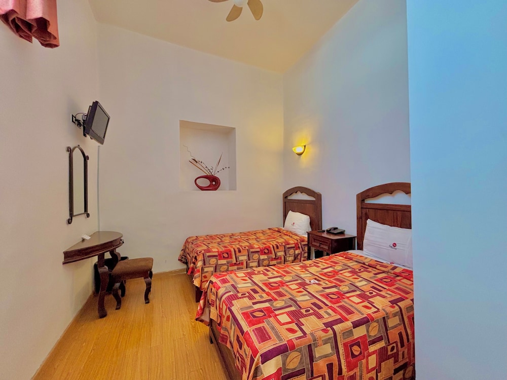Hotel La Alhondiga 33/58