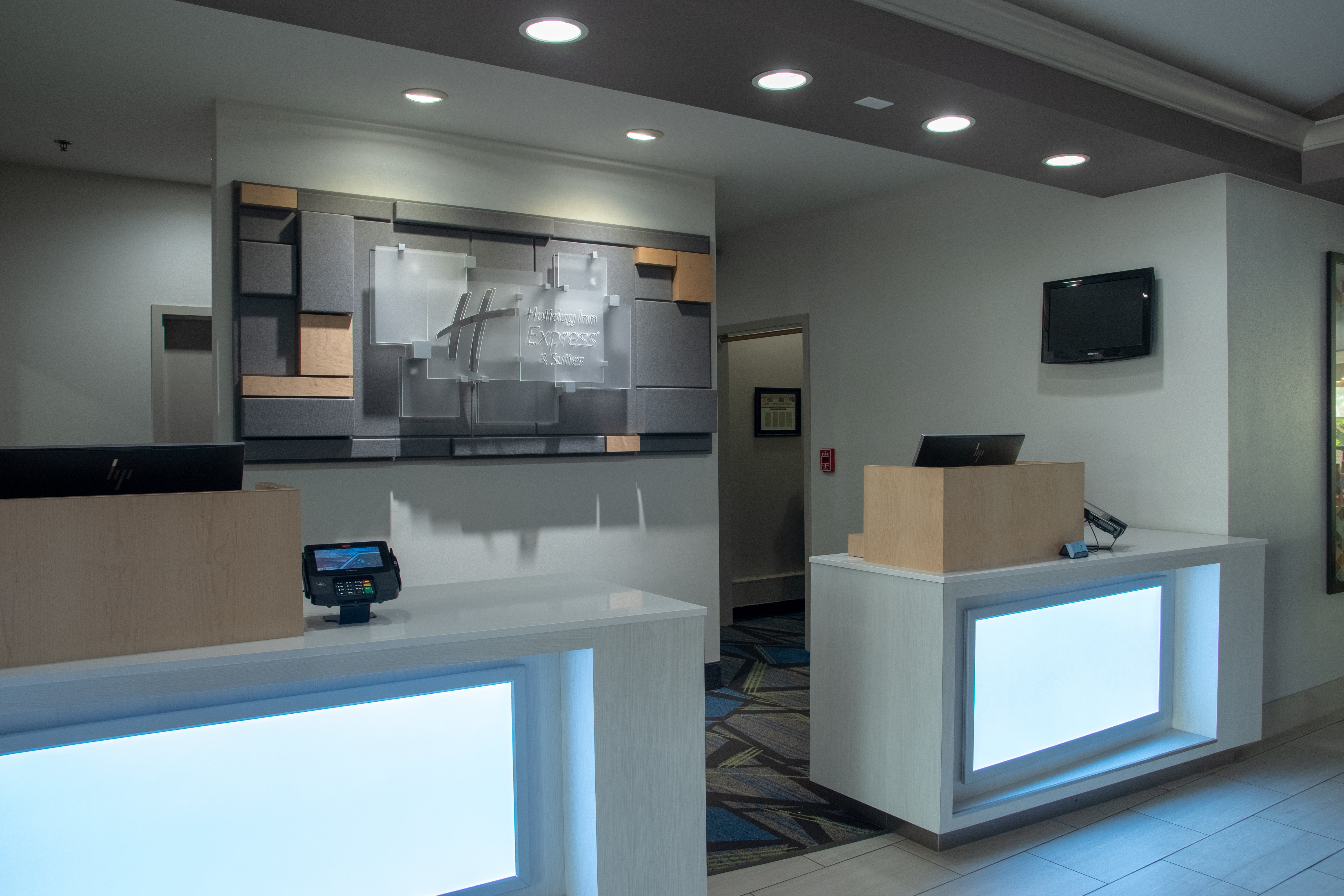 Holiday Inn Express Hotel Suites Natchitoches 11/56